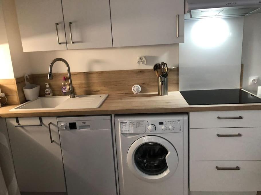 dishwasher, stove, washing machine