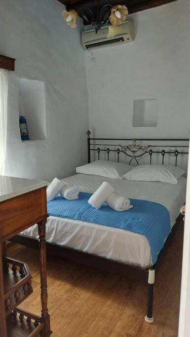 Thavma in Sifnos House in Milos