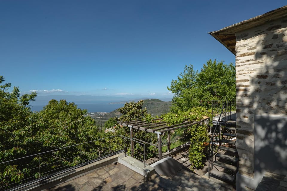 View (from property/room), Mountain view, Sea view