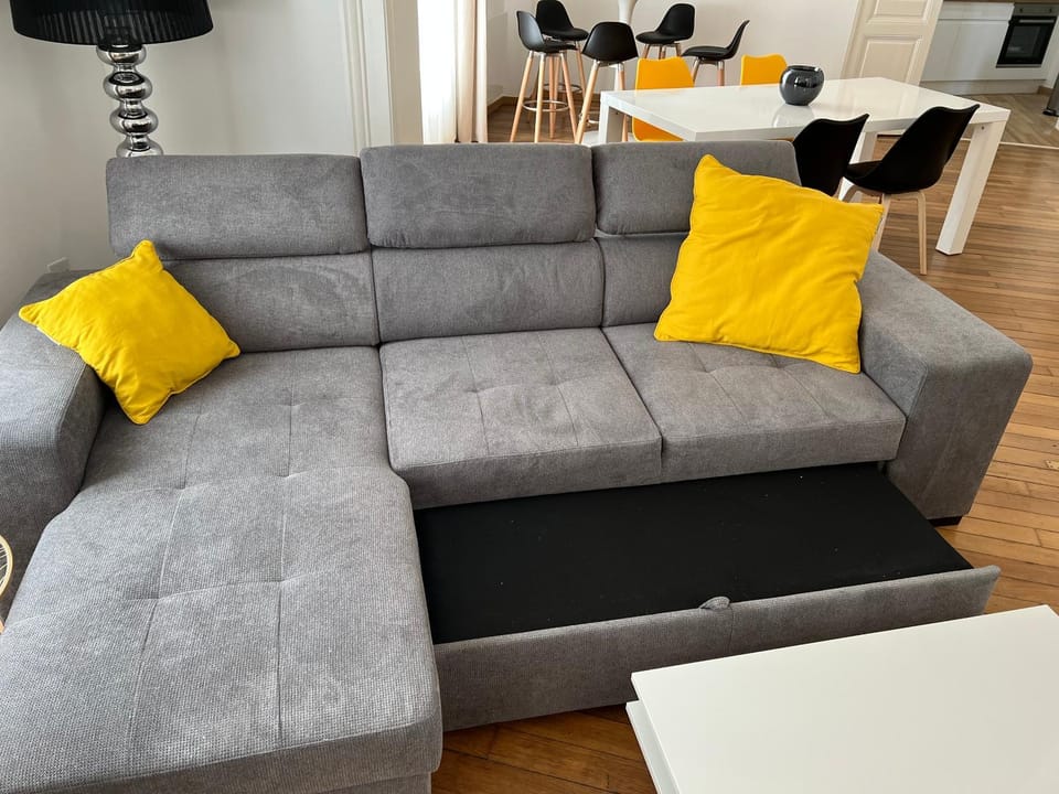 Living room, Seating area