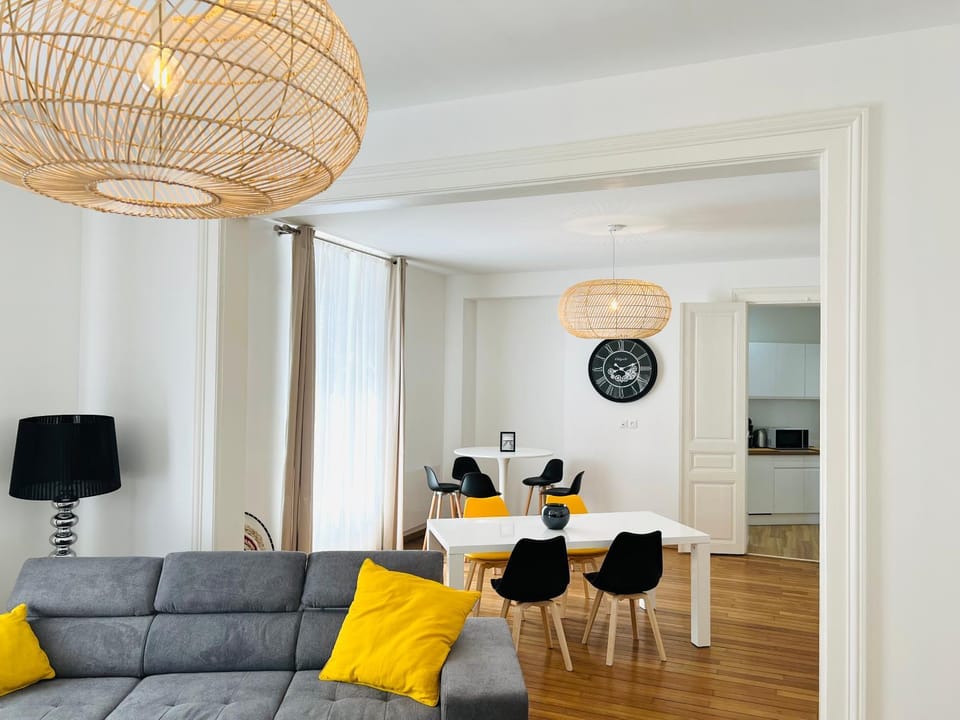 Living room, Dining area
