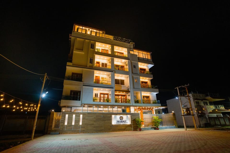 Facade/entrance