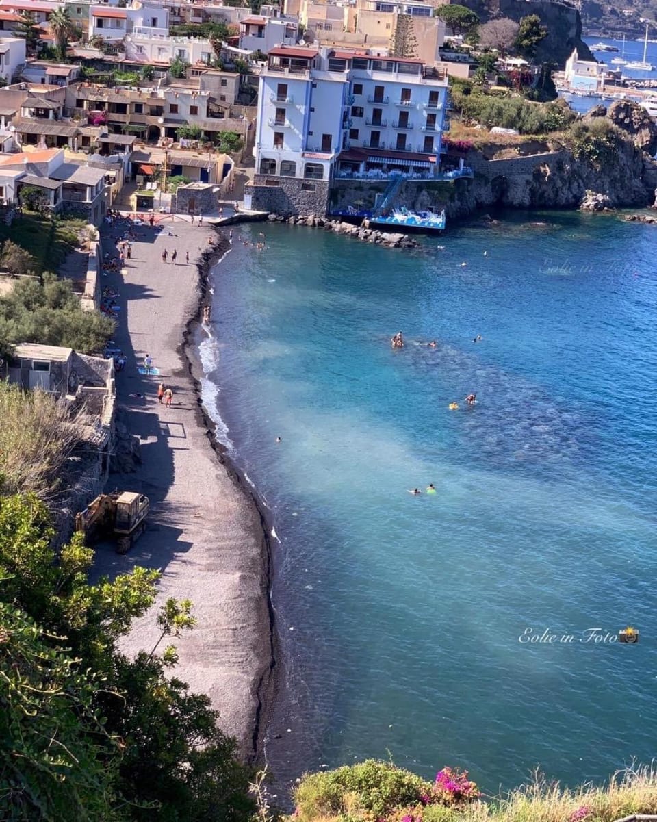 Poseidone 2 House in Lipari