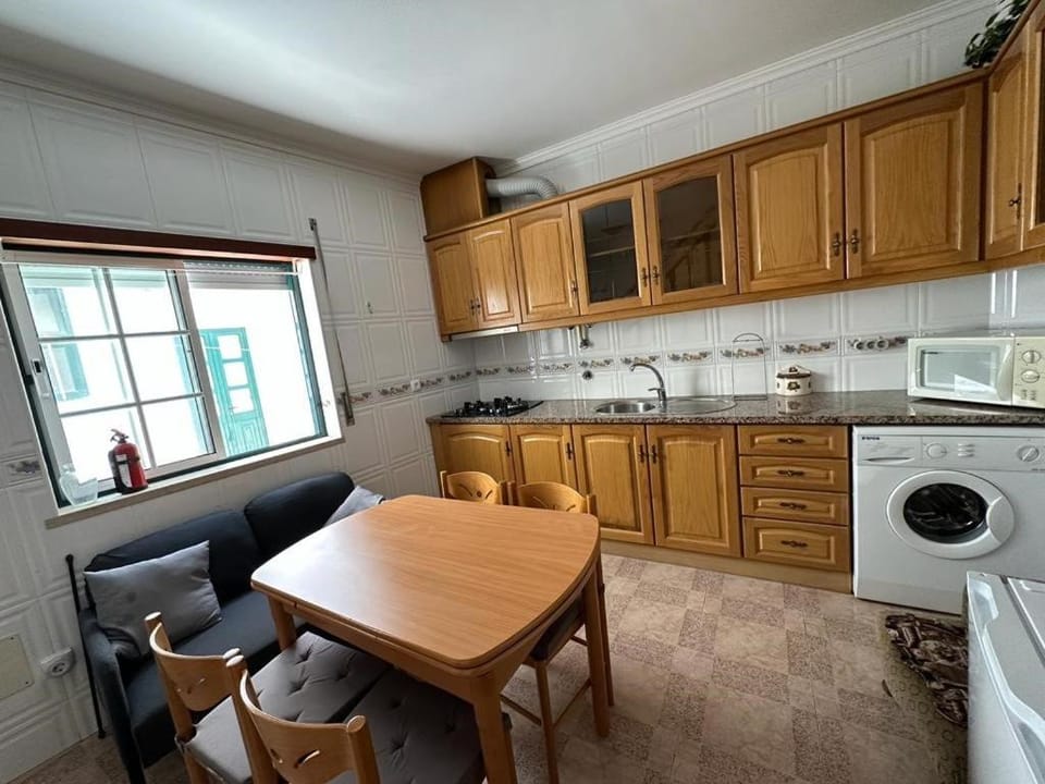 100 Meters from the Beach! Rua da Regeneração Nazaré Apartment in Nazaré