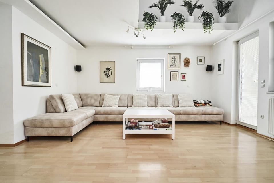 Living room, Seating area, air conditioner