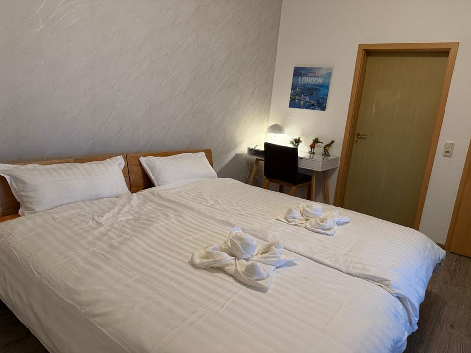 Käthe-Kollwitz-Straße 54, F2 Apartment in Thuringia, Germany