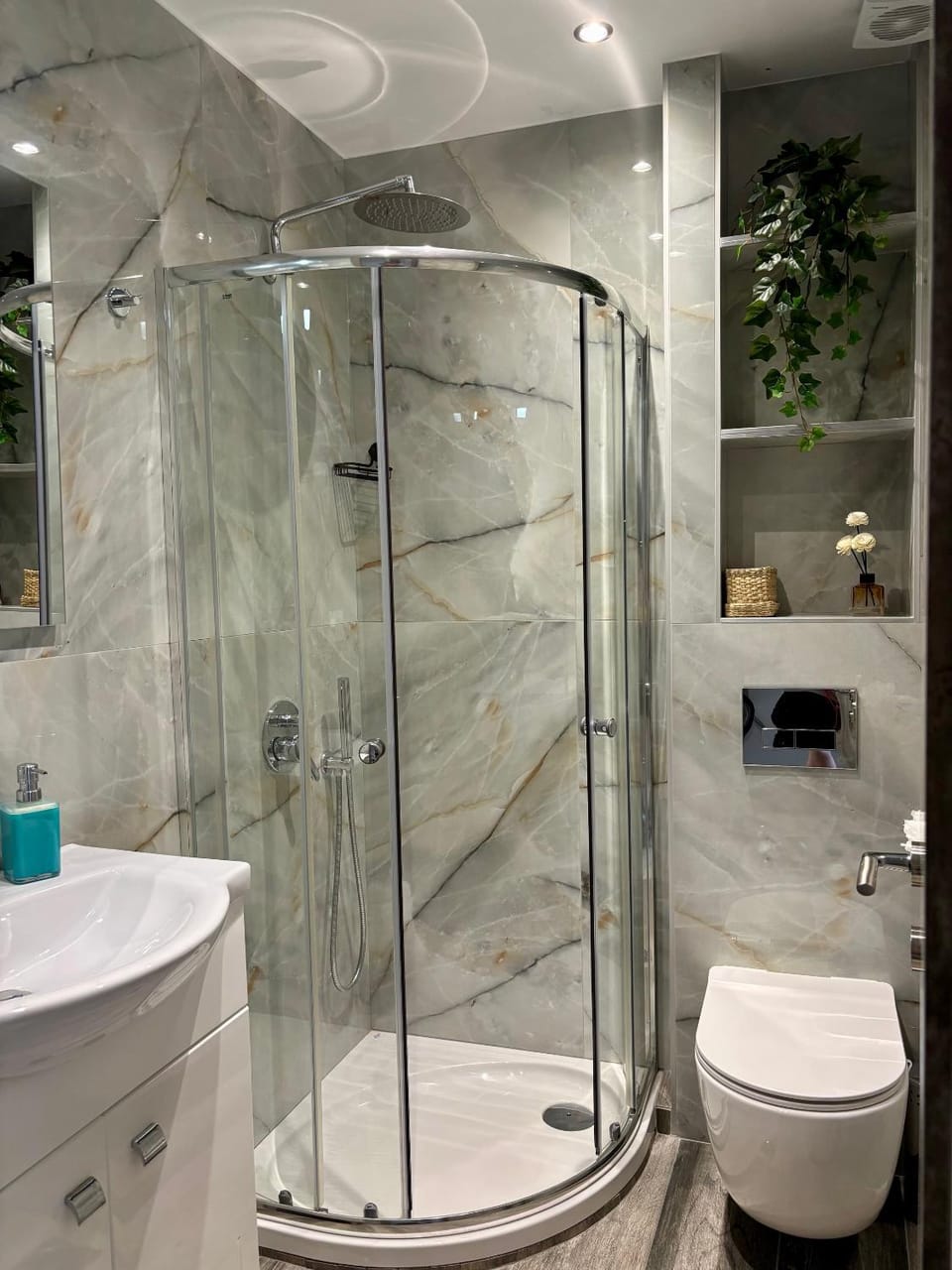 Shower, Toilet, Bathroom