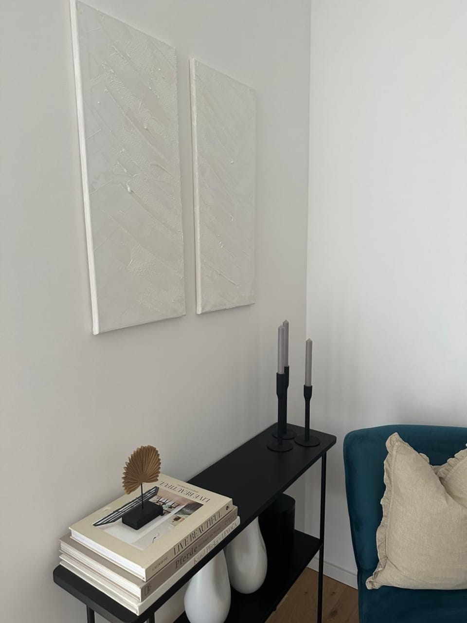 Living room, Seating area, hair dresser