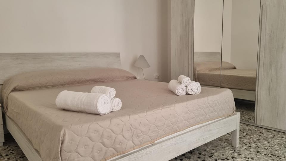 Bed, Photo of the whole room, Bedroom, towels, wardrobe