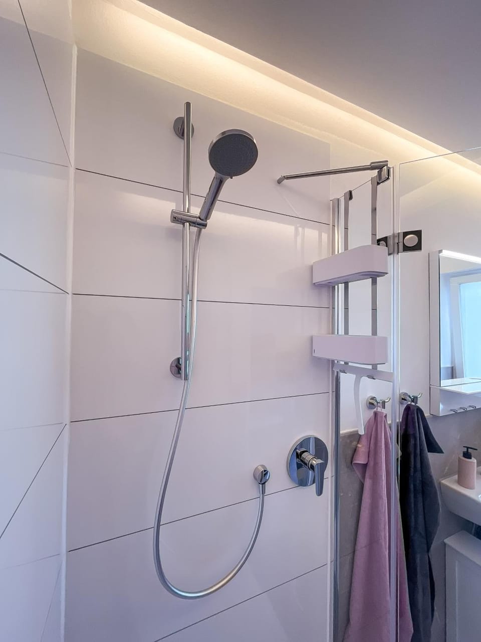Shower, Bathroom, towels