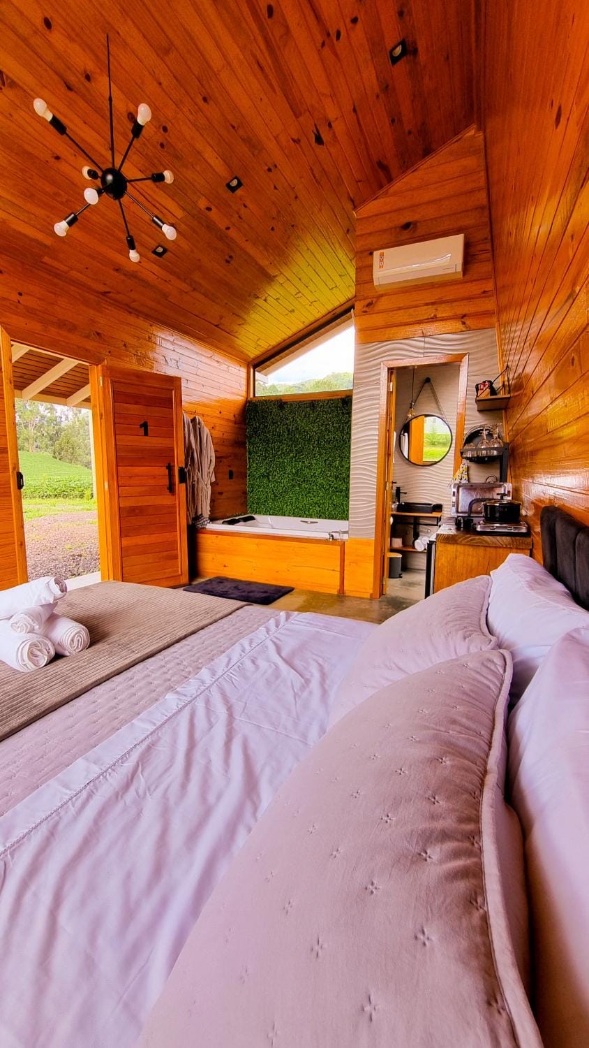 Bed, Hot Tub, Kitchen or kitchenette, Photo of the whole room, Bedroom