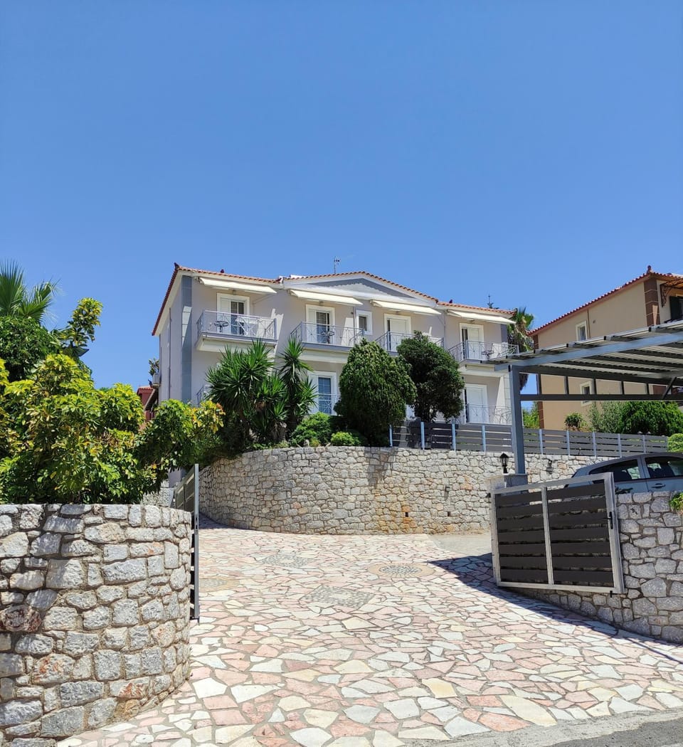 Property building, Day