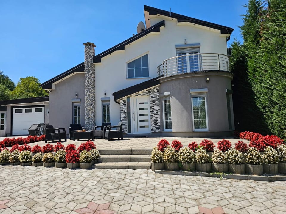 Property building, Garden