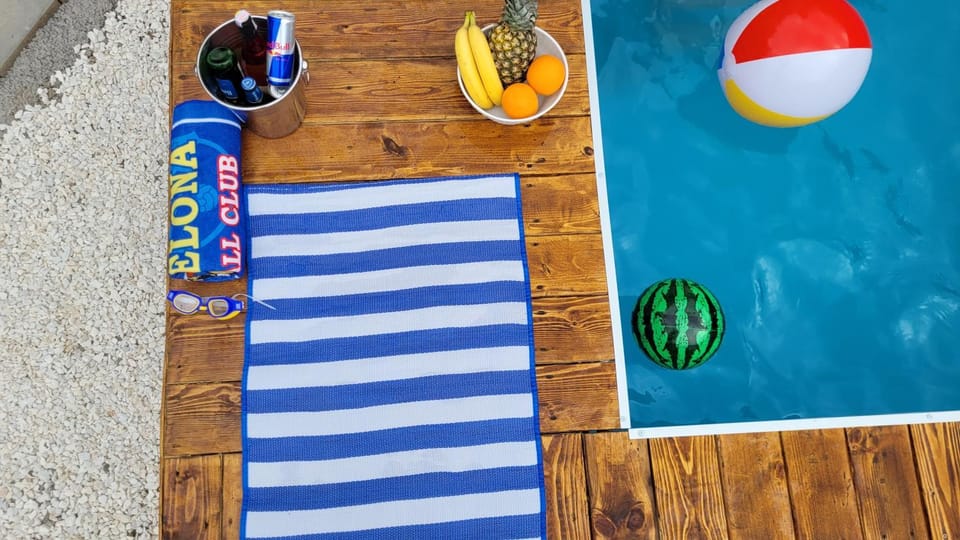 Swimming pool, Swimming pool, sunbed