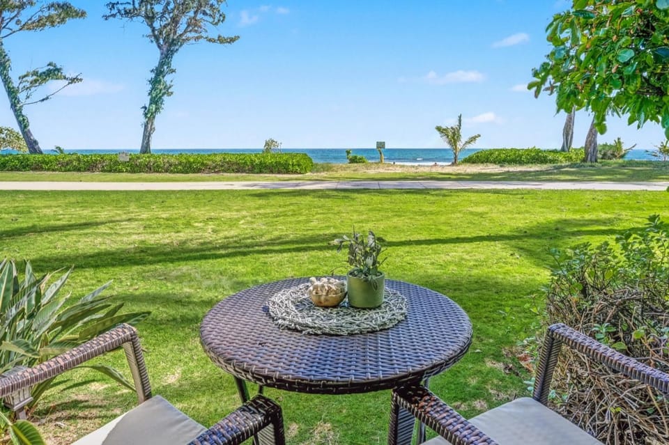 Dining area, Beach