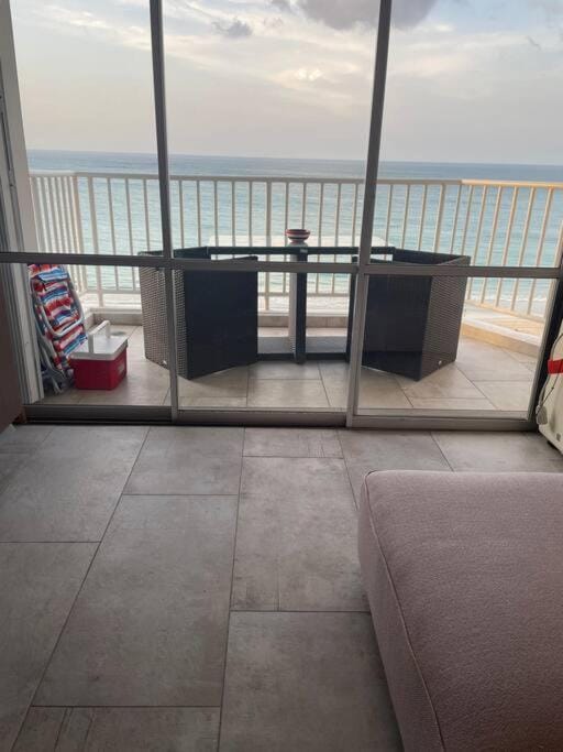 Beach Front Condo in Isla Verde! Apartment in Carolina
