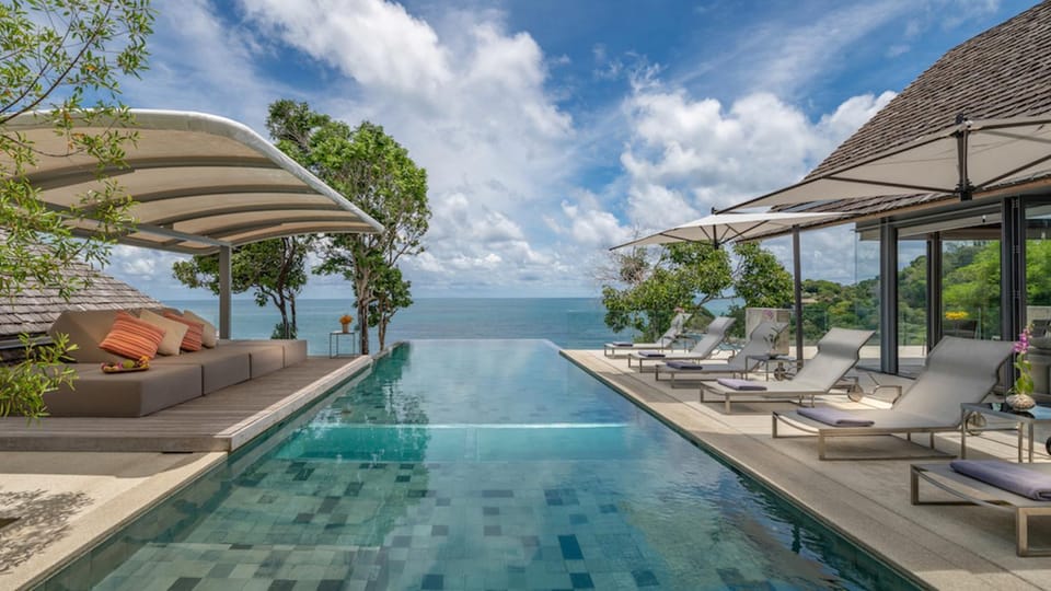 Pool view, Sea view, Swimming pool, Swimming pool, sunbed