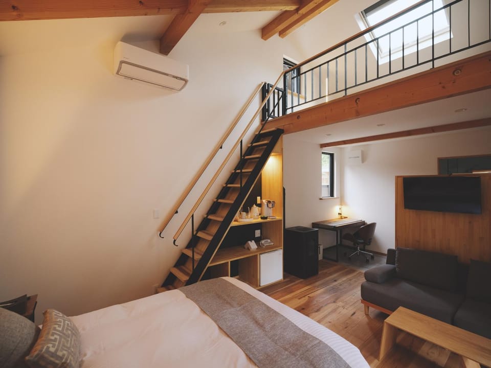 Bed, Living room, Photo of the whole room