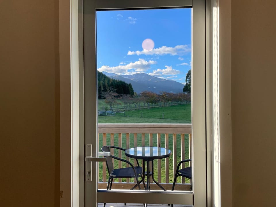 Pudding Hill Lodge & Chalets Apartment in Canterbury