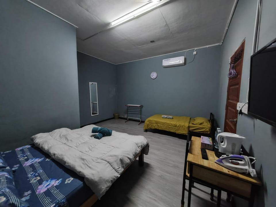 ROO STAy TOK WAN 1 Bed and Breakfast in Besut
