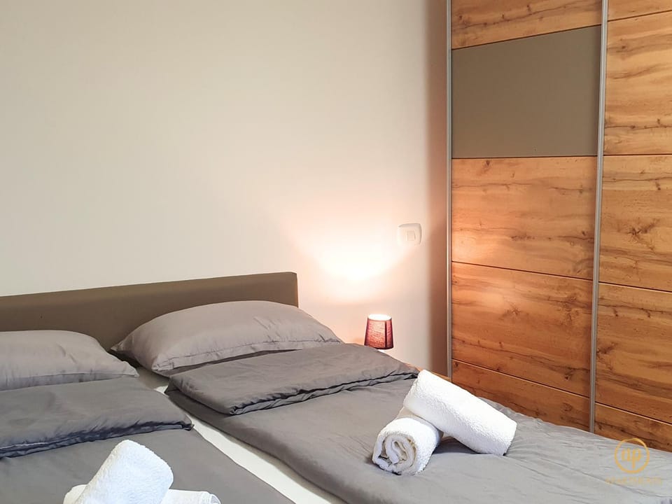 Bed, Photo of the whole room, Bedroom, towels, wardrobe