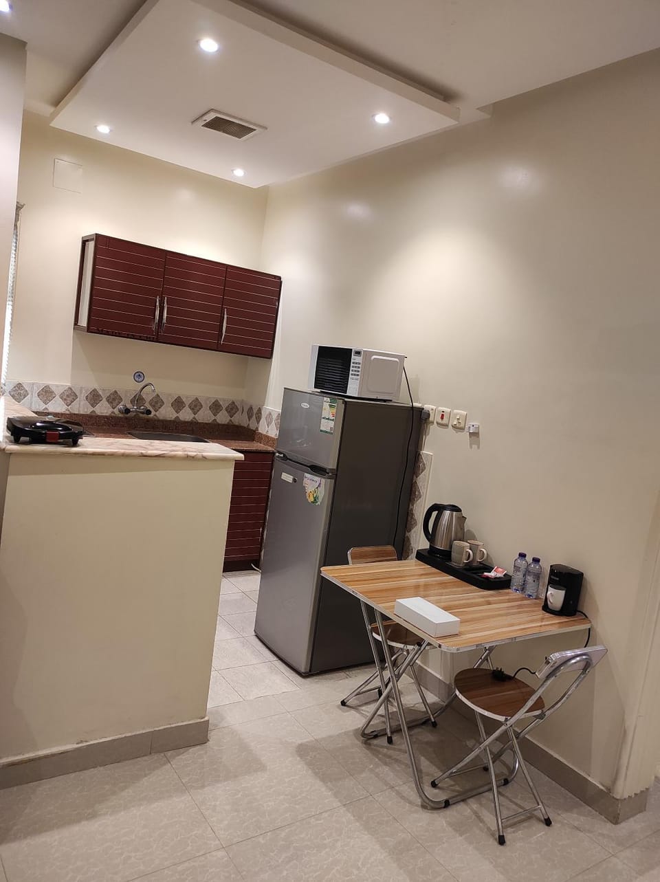 Coffee/tea facilities, Kitchen or kitchenette, Dining area, minibar, oven