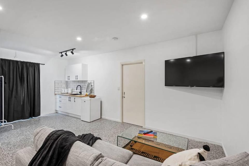 Scarborough Beach Break Holidays - Unit 4 Apartment in Brisbane