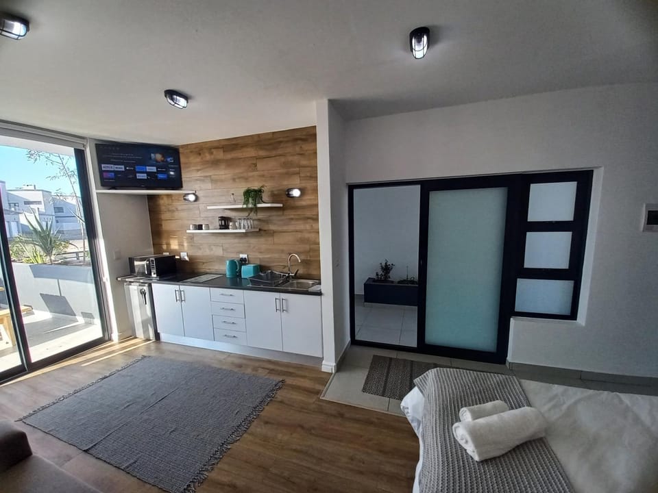 TV and multimedia, Kitchen or kitchenette, minibar