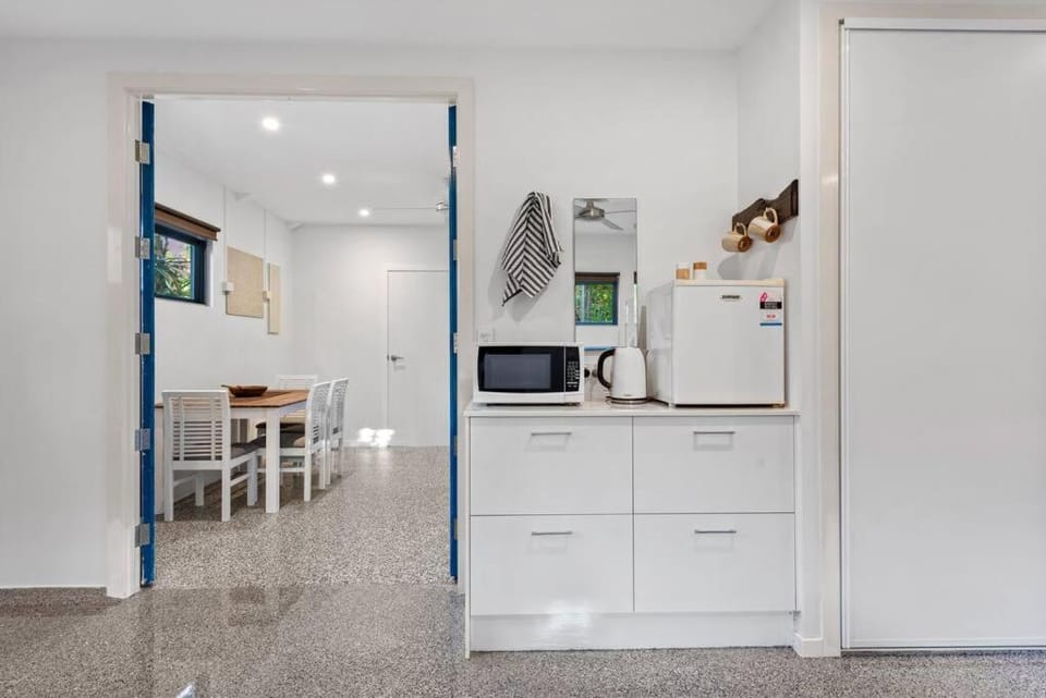 Scarborough Beach Break Holidays - Unit 5 Apartment in Brisbane