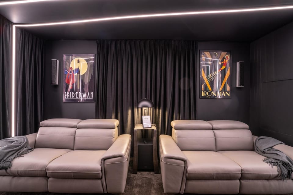 Communal lounge/ TV room, TV and multimedia