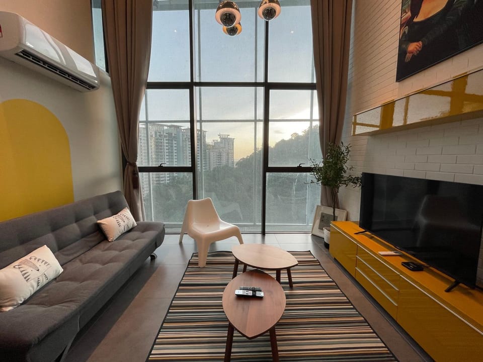 Communal lounge/ TV room, TV and multimedia, Living room, Seating area, Evening entertainment