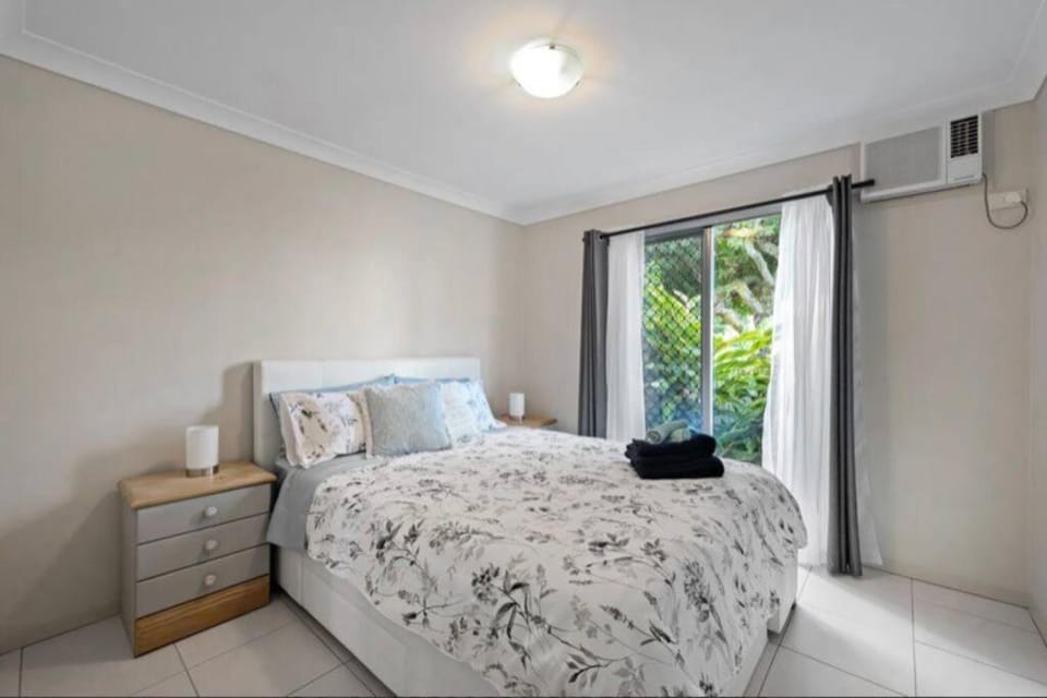 One bedroom holiday rental in Scarborough Apartment in Brisbane