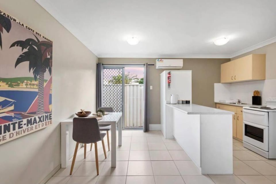 One bedroom holiday rental in Scarborough Apartment in Brisbane