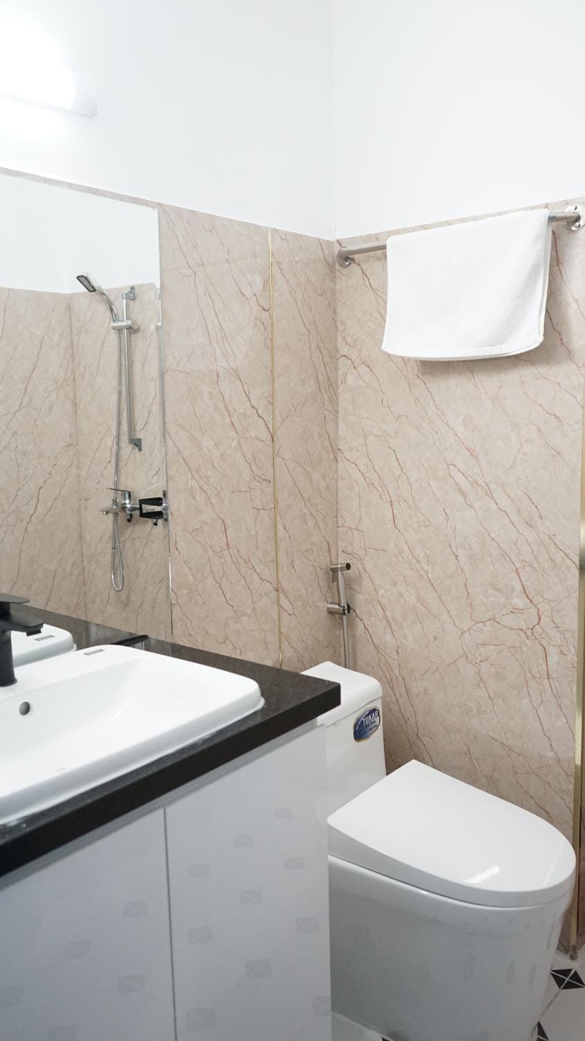 Toilet, Bathroom, Bath, towels