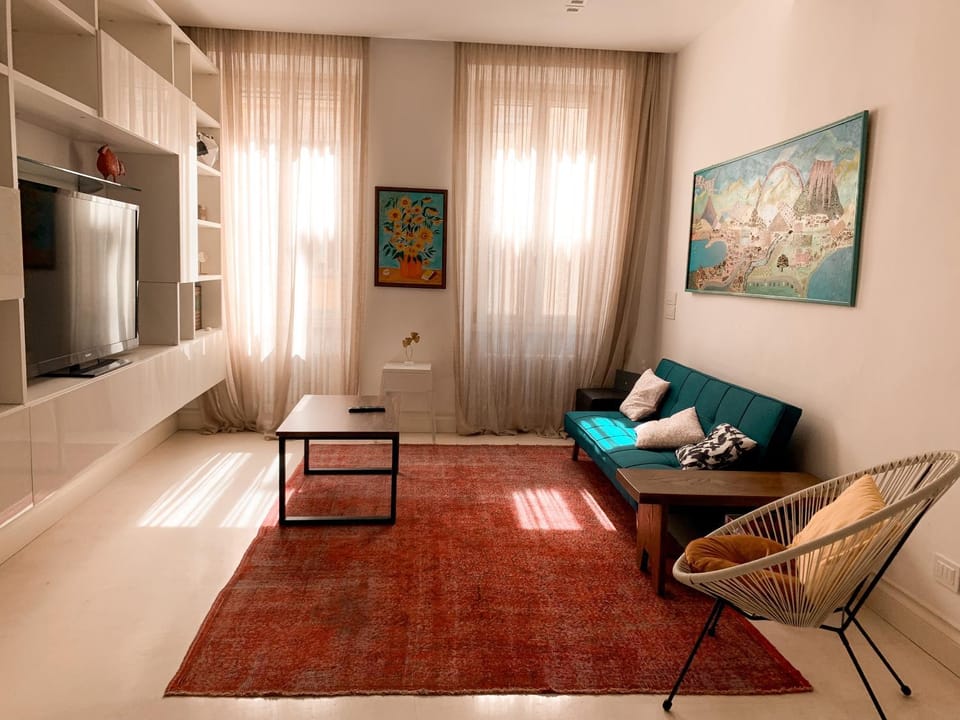 TV and multimedia, Seating area