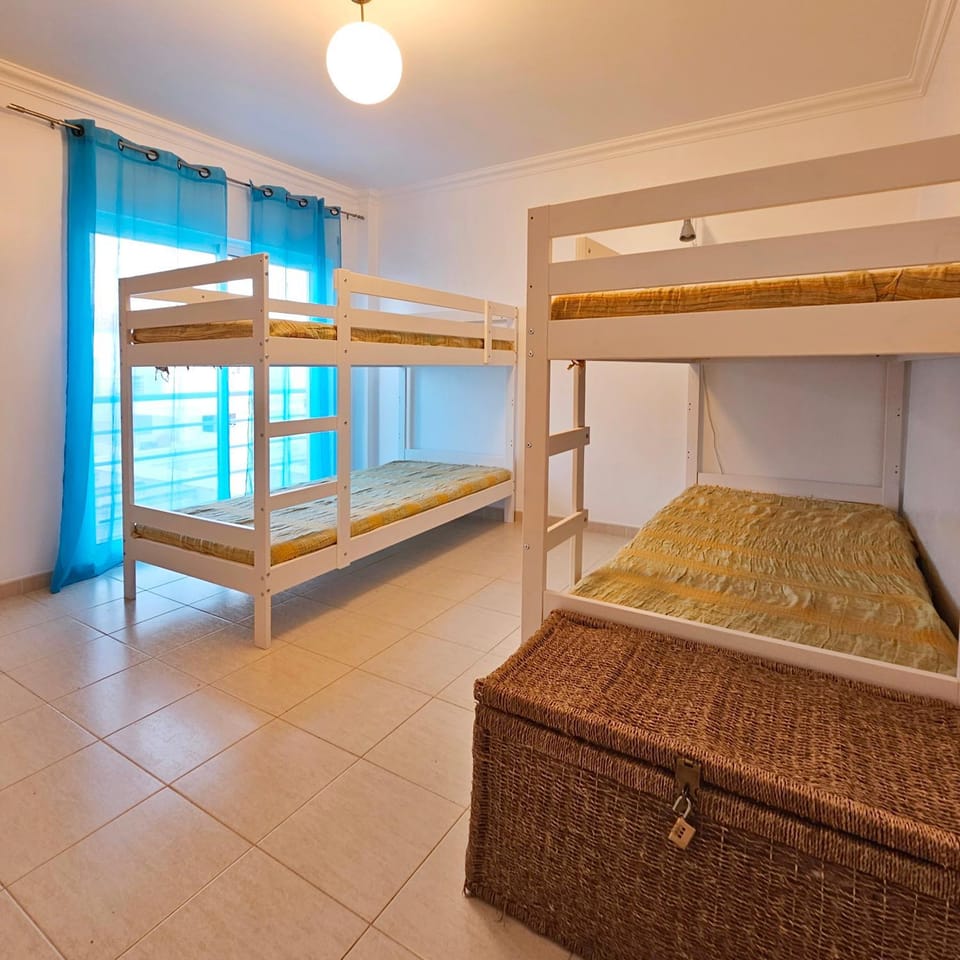 Bedroom, bunk bed