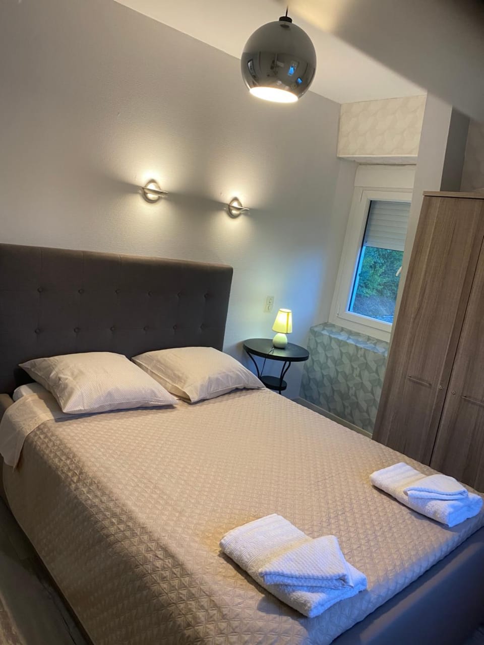 Bed, Bedroom, towels, wardrobe