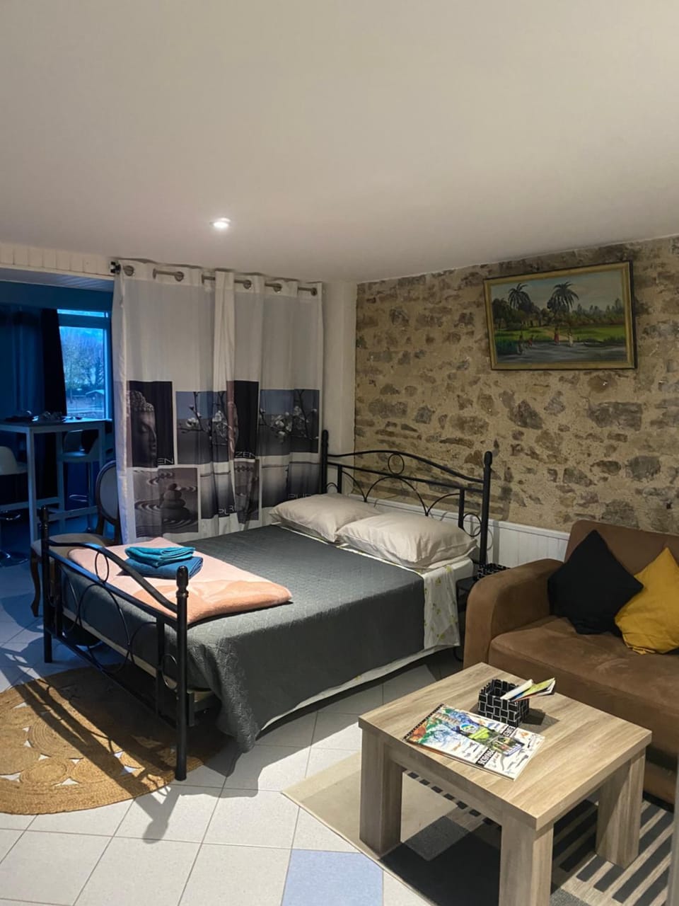 Bed, Living room, Seating area, Bedroom