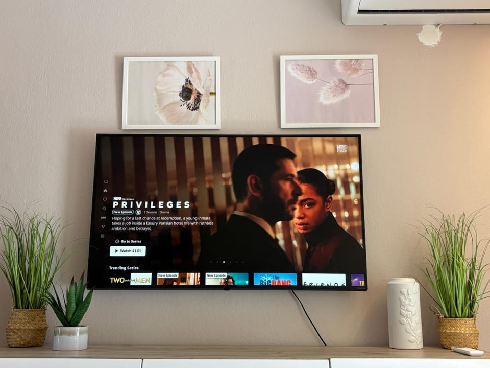 Communal lounge/ TV room, Living room