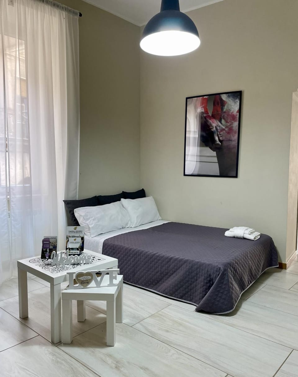 Bed, Living room, Seating area