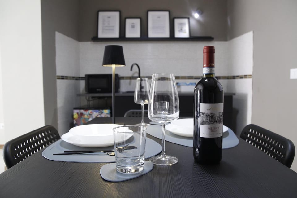 Dining area, Lunch, Drinks, Alcoholic drinks
