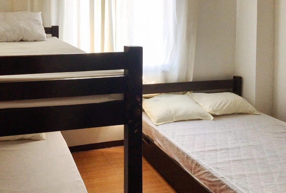 Bed, Photo of the whole room, bunk bed