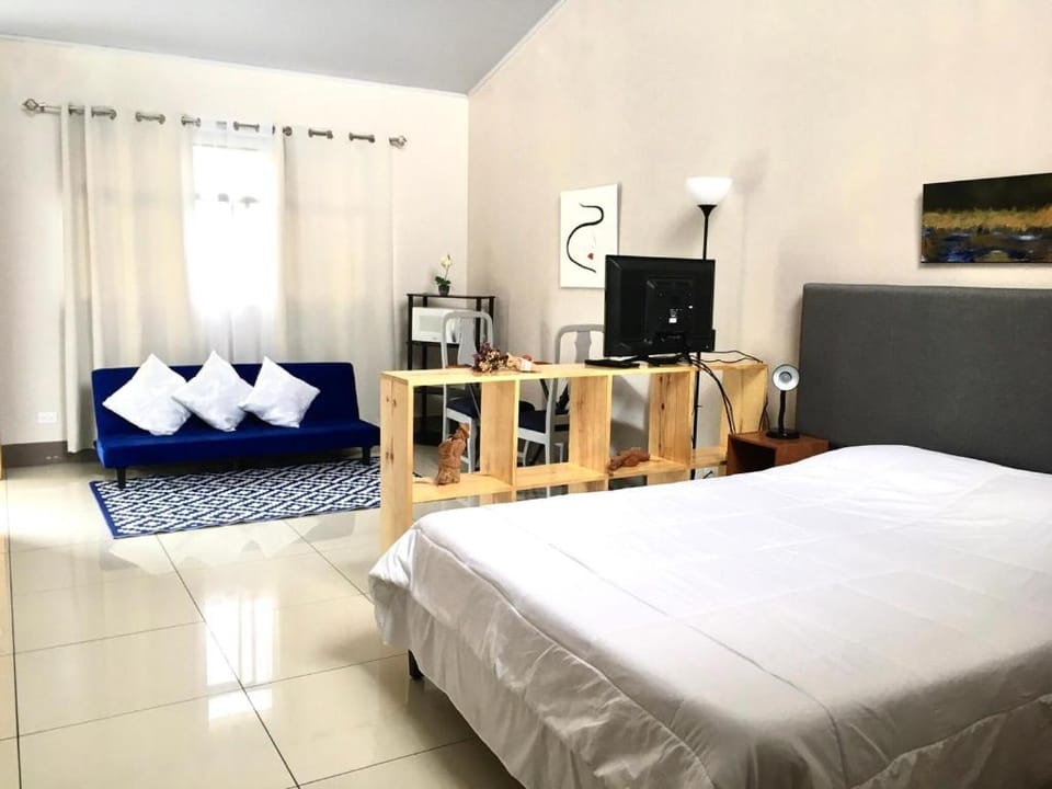 Living room, Photo of the whole room