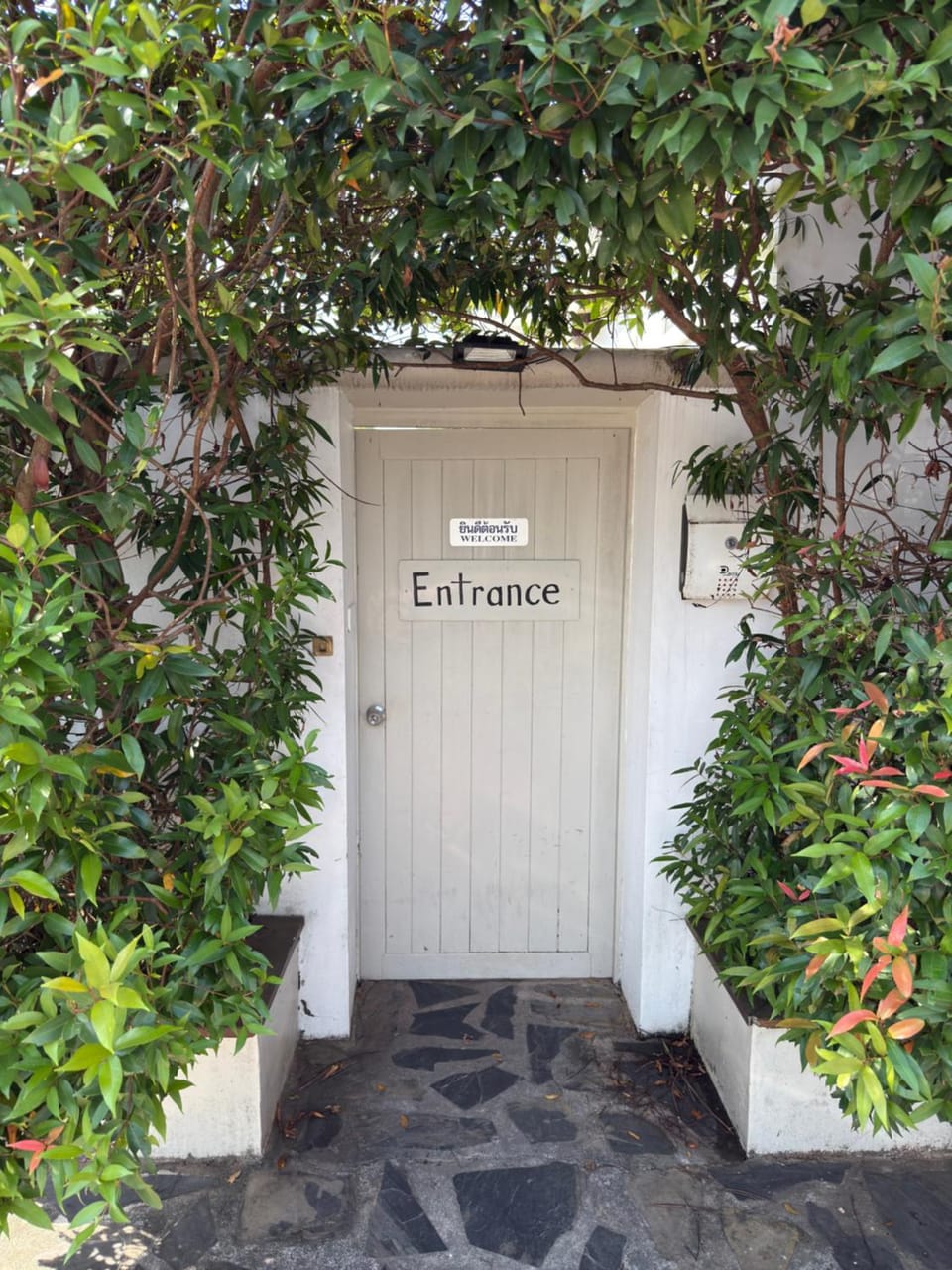 Facade/entrance