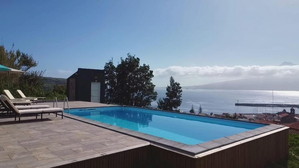 Natural landscape, Mountain view, Sea view, Swimming pool, Swimming pool, sunbed