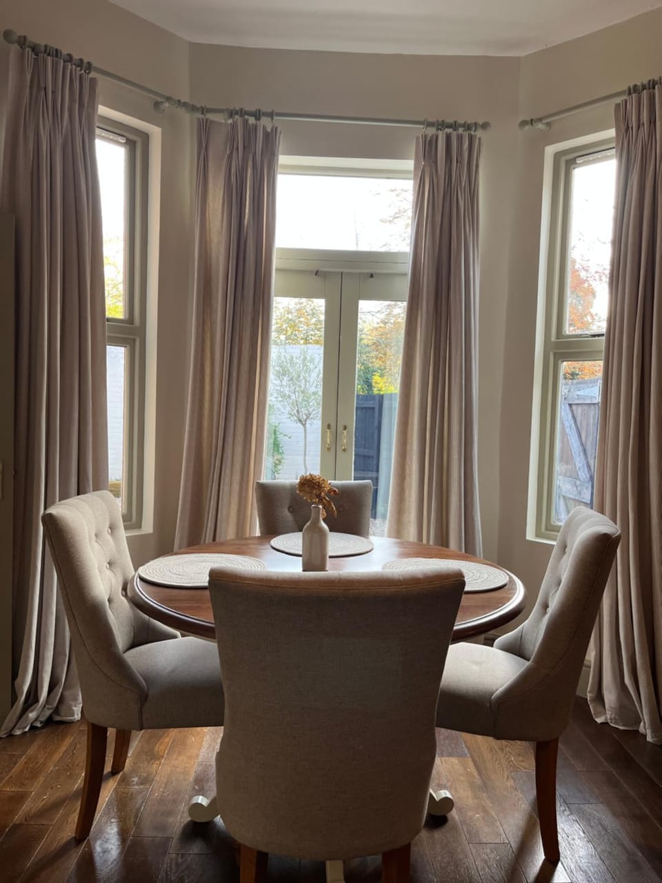 Glenesk Flat 2 with private courtyard Apartment in England