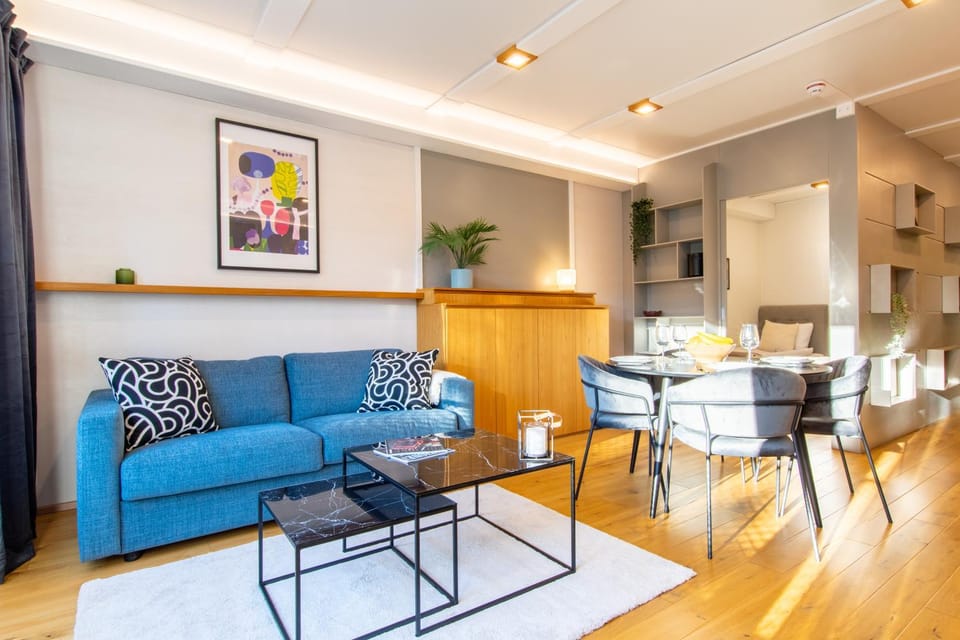 Living room, Dining area