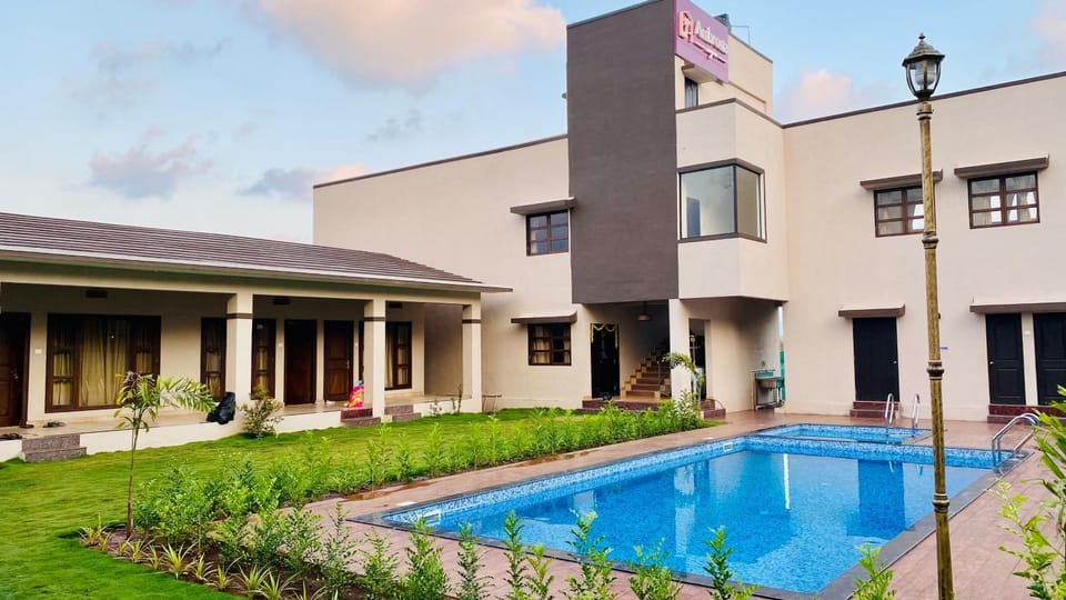 Property building, Day, Garden view, Pool view, Swimming pool, Swimming pool