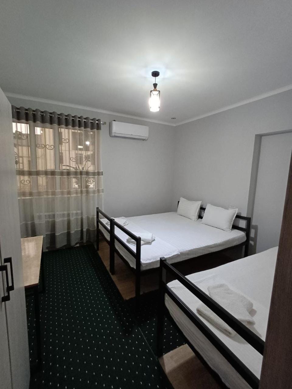 Bed, Photo of the whole room, Bedroom, air conditioner