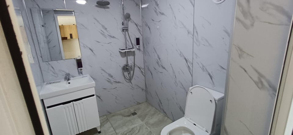Shower, Toilet, Bathroom